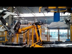 ER210-2700 ロボットで自動でエンジンのフッドに接着剤を塗装する